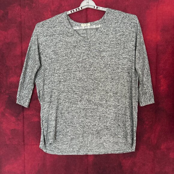 OLIVIA RAE WOMEN'S GREY 3/4 SLEEVE V-NECK COMFORT LIGHTWEIGHT RELAXED SWEATER L - Picture 2 of 12